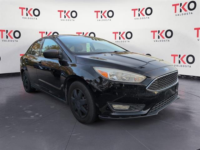 2017 Ford Focus S's photo