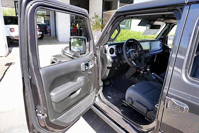 New 2025 Granite Crystal Metallic Clear-Coat Exterior Paint Jeep Willys image 46