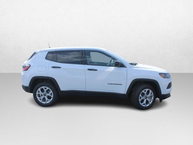 2025 Jeep Compass Sport photo 2