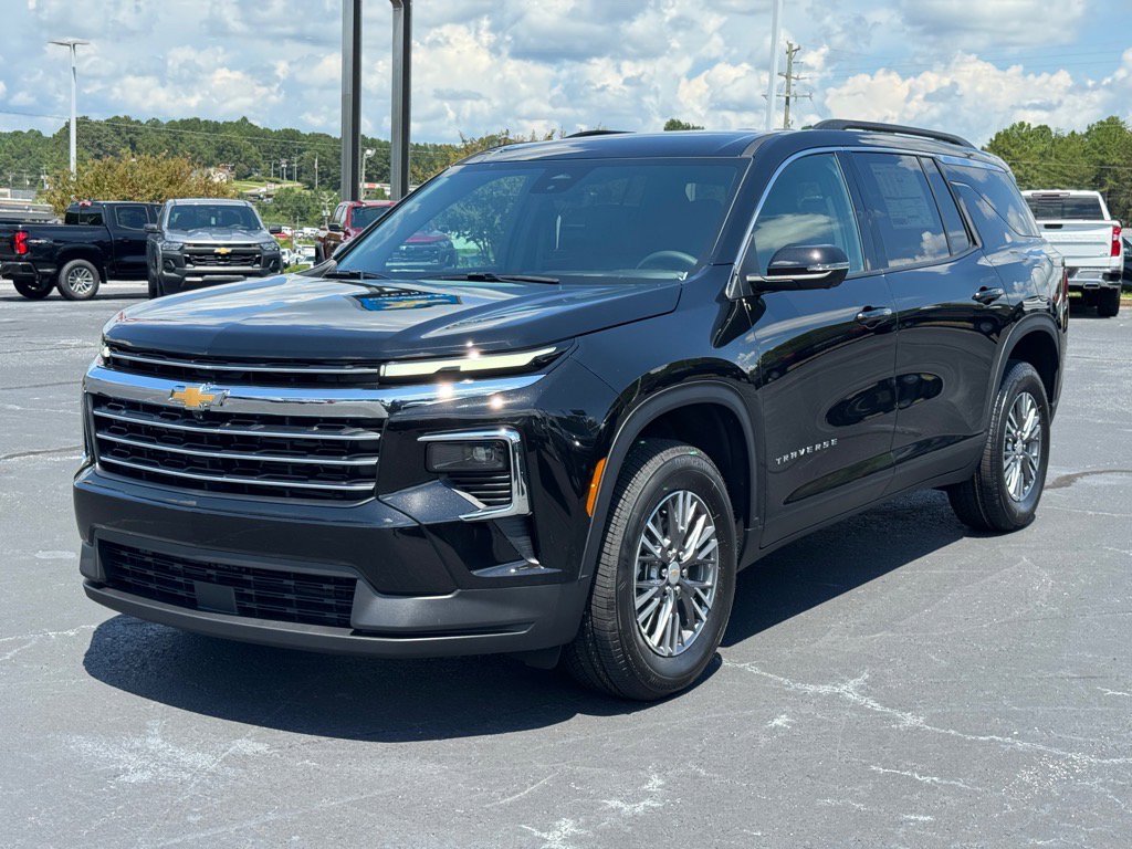 2026 Chevrolet Traverse photo 3