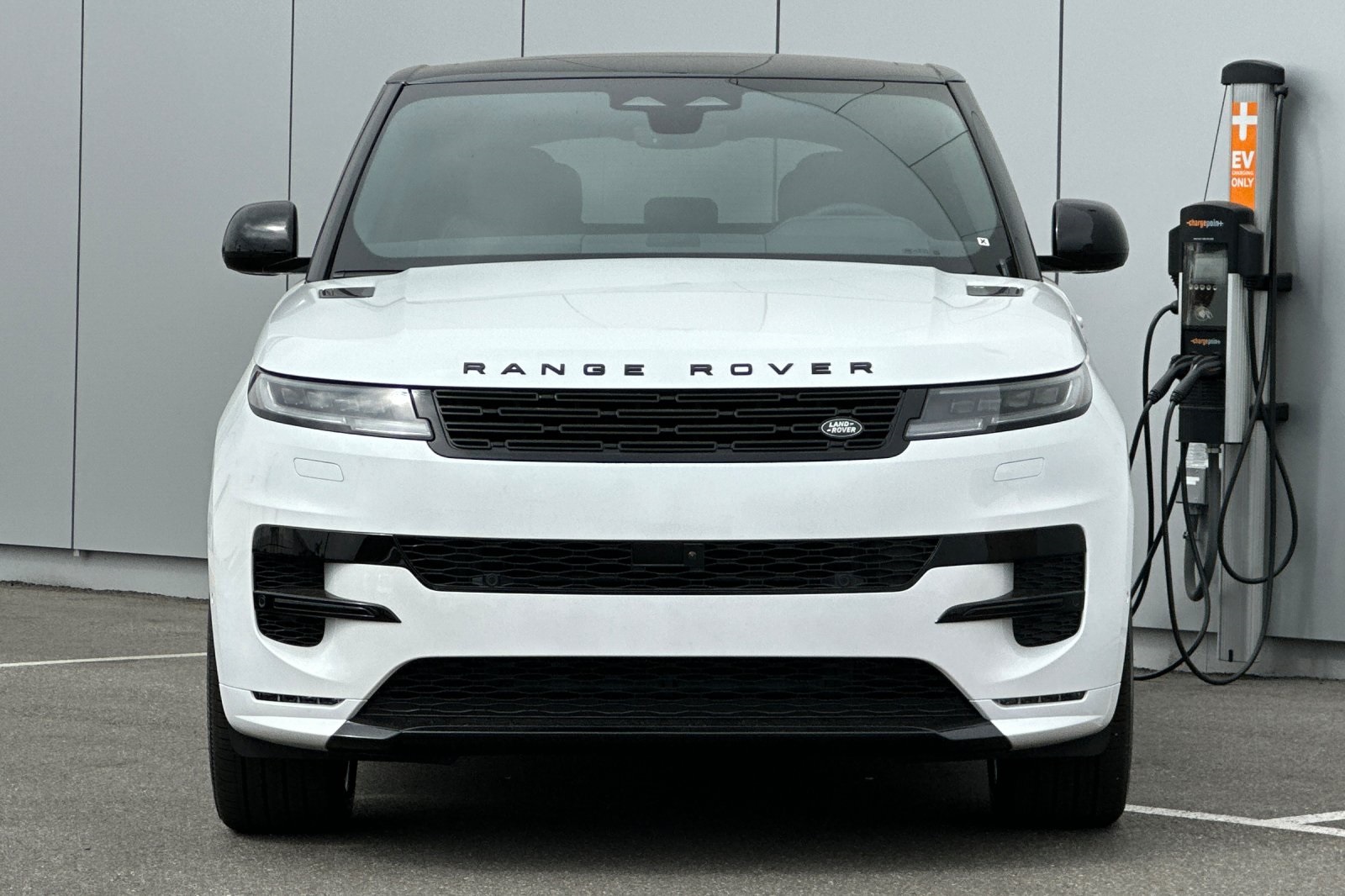 2025 Land Rover Range Rover Sport SE photo 9