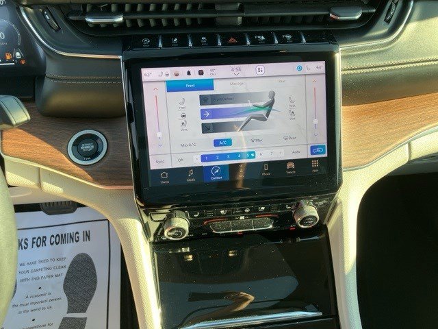 2022 Jeep Grand Cherokee Summit photo 17
