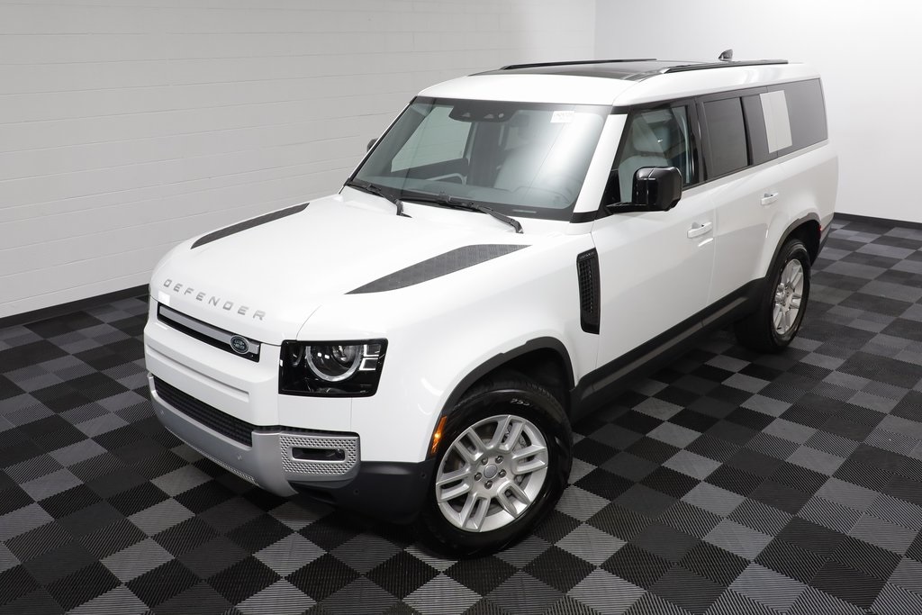 2025 Land Rover Defender 130 S photo 2