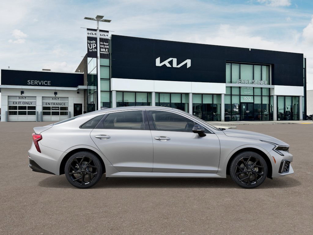 2026 Kia K5 GT-Line photo 6