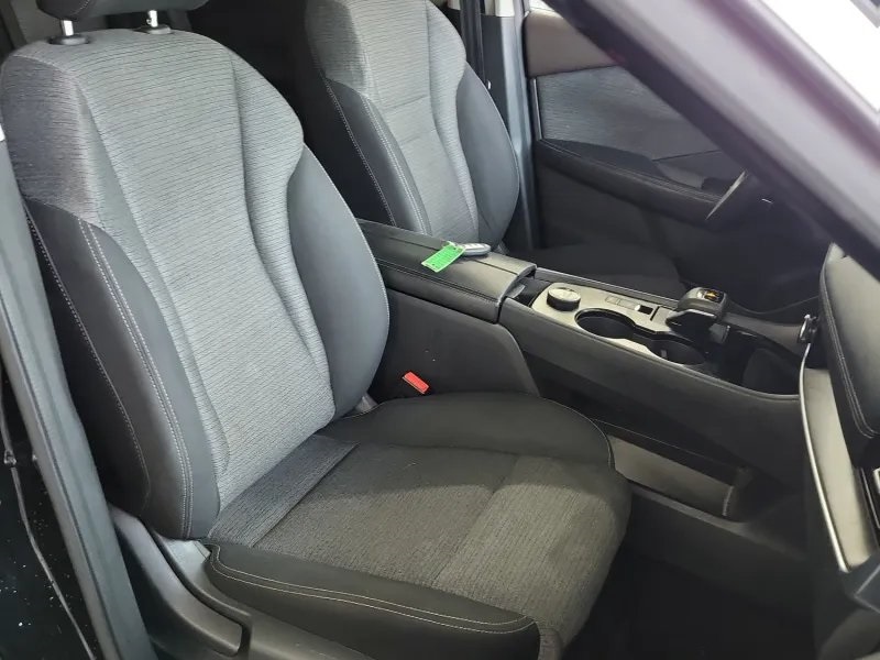 2021 Nissan Rogue SV photo 9