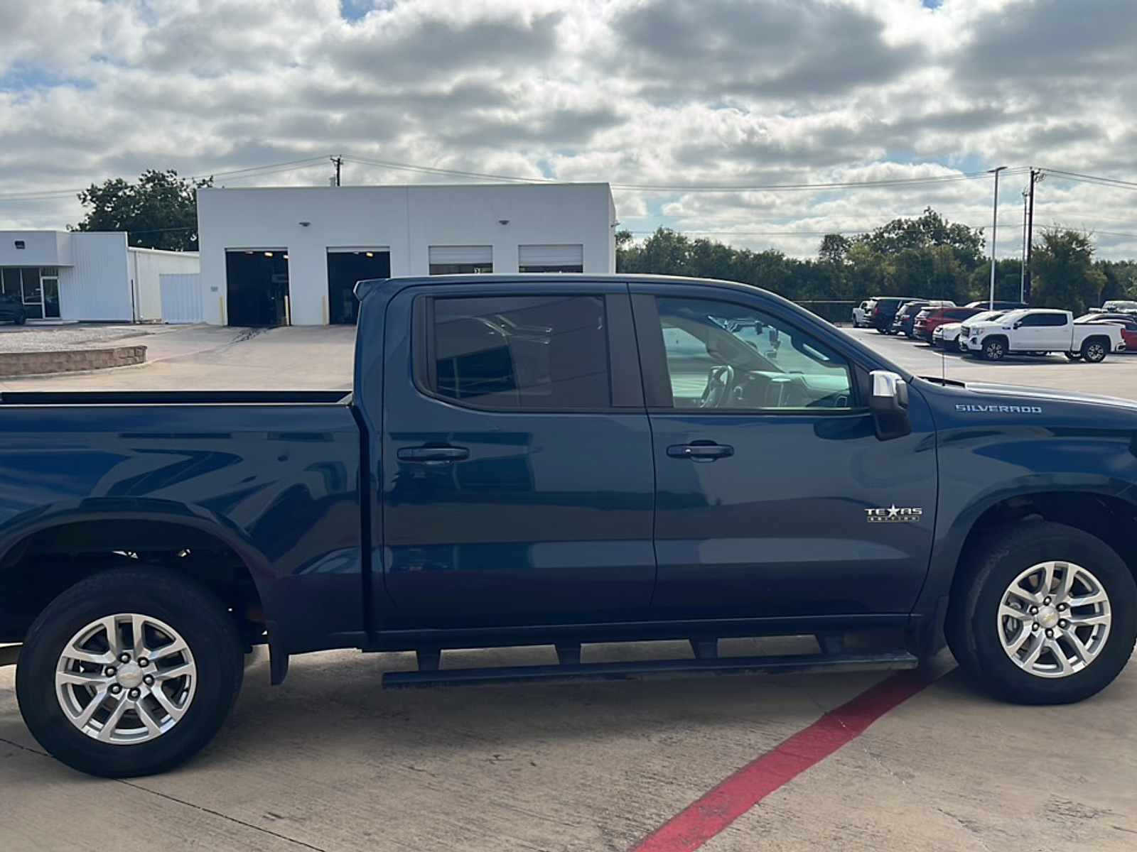 2021 Chevrolet Silverado 1500 LT photo 5