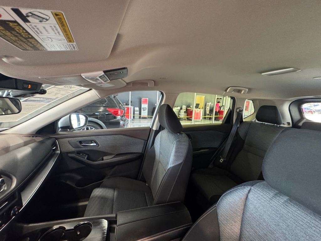 2023 Nissan Rogue SV photo 22