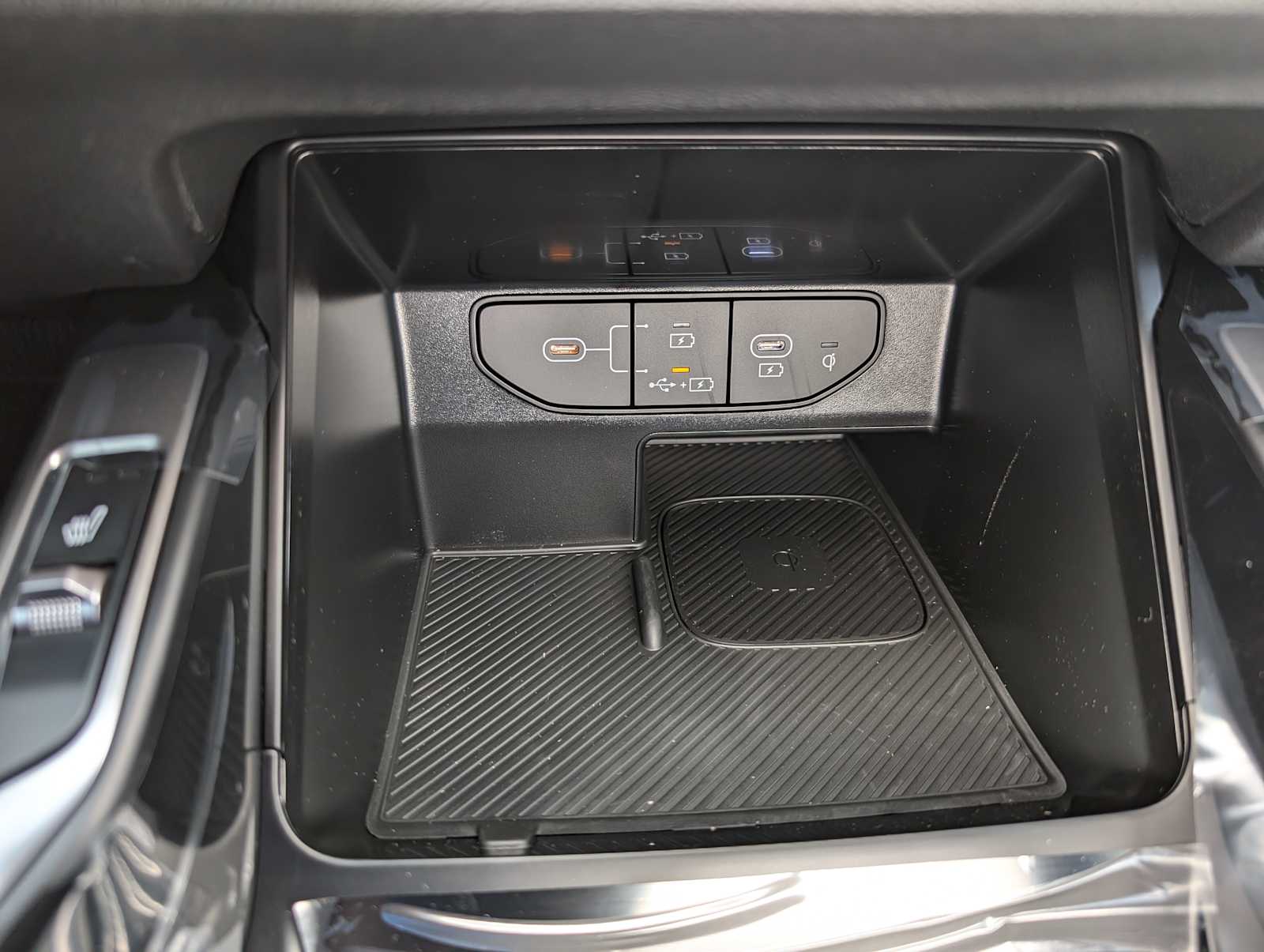 2026 Kia Sorento S photo 23