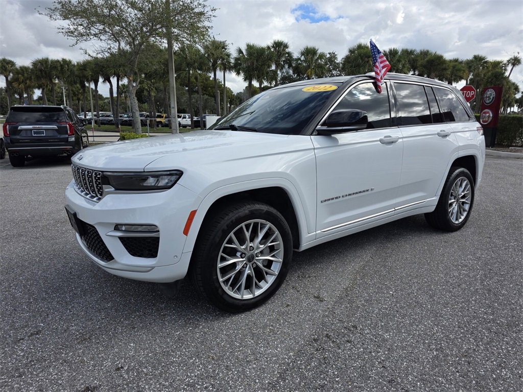 2022 Jeep Grand Cherokee Summit photo 4