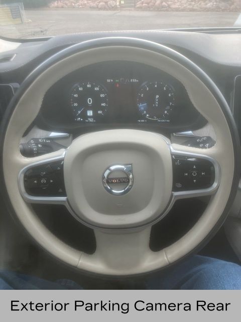 2021 Volvo XC60 T5 Inscription photo 4