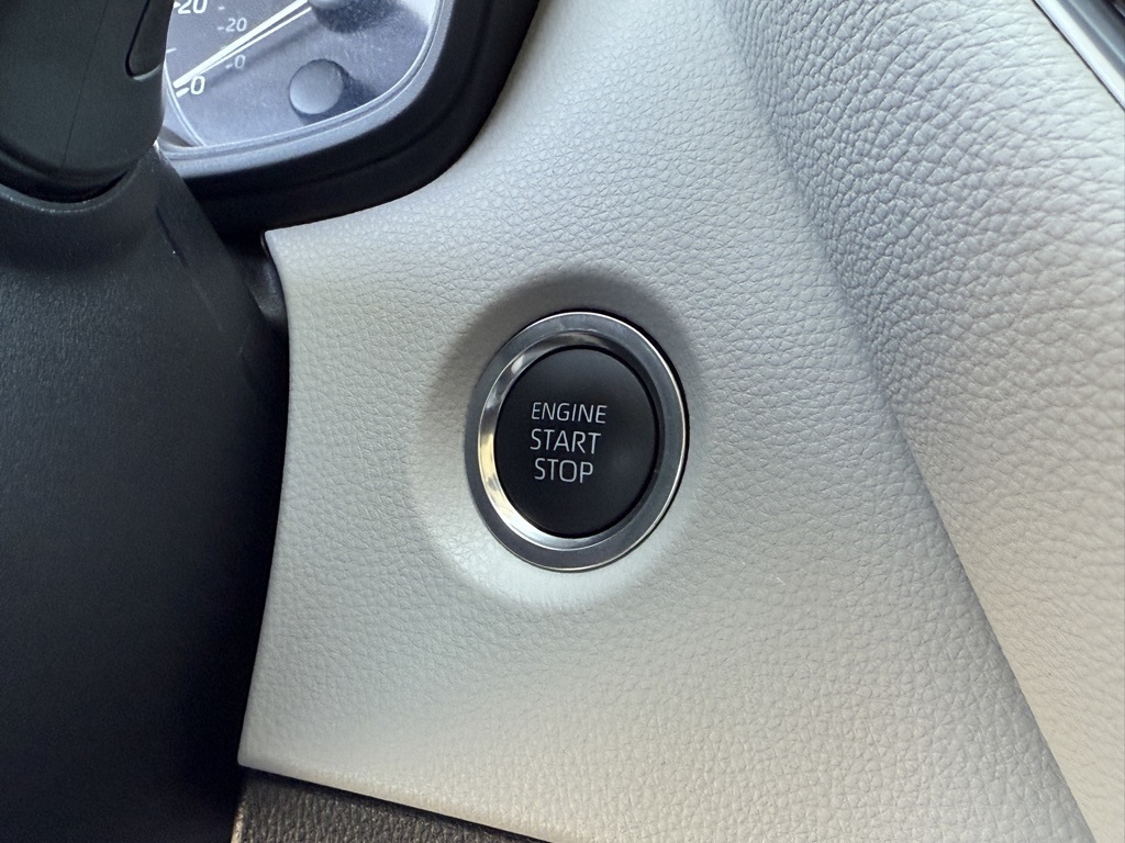 2025 Toyota Corolla LE photo 24