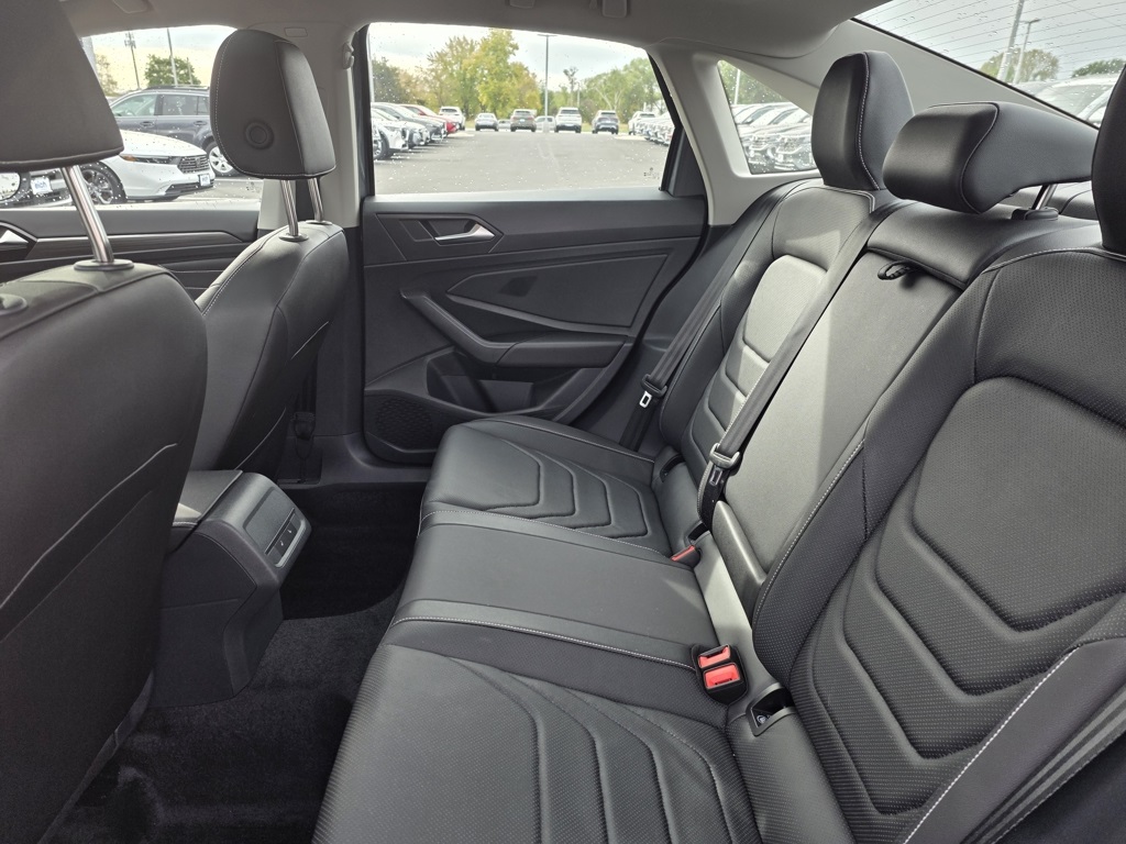 2024 Volkswagen Jetta 1.5T SEL photo 4