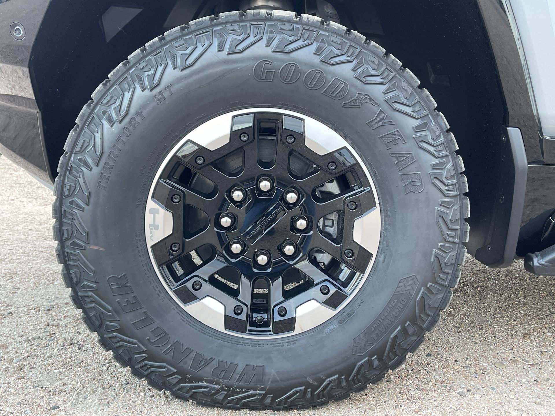 2025 Gmc Hummer EV Pickup photo 23