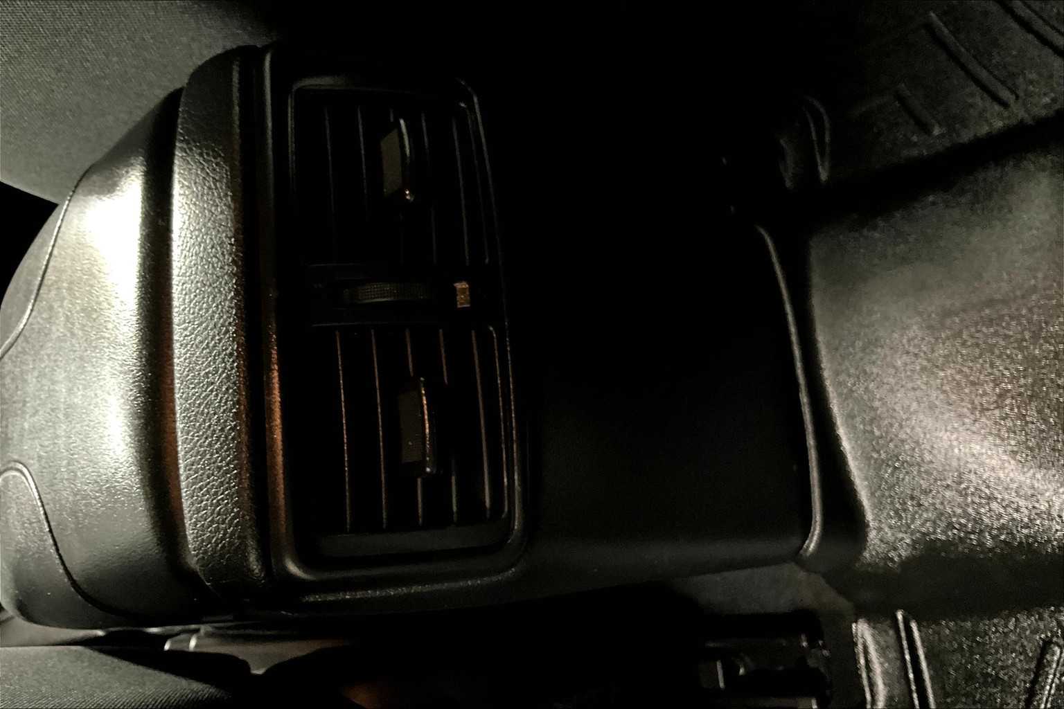 2019 Nissan Rogue SV photo 29