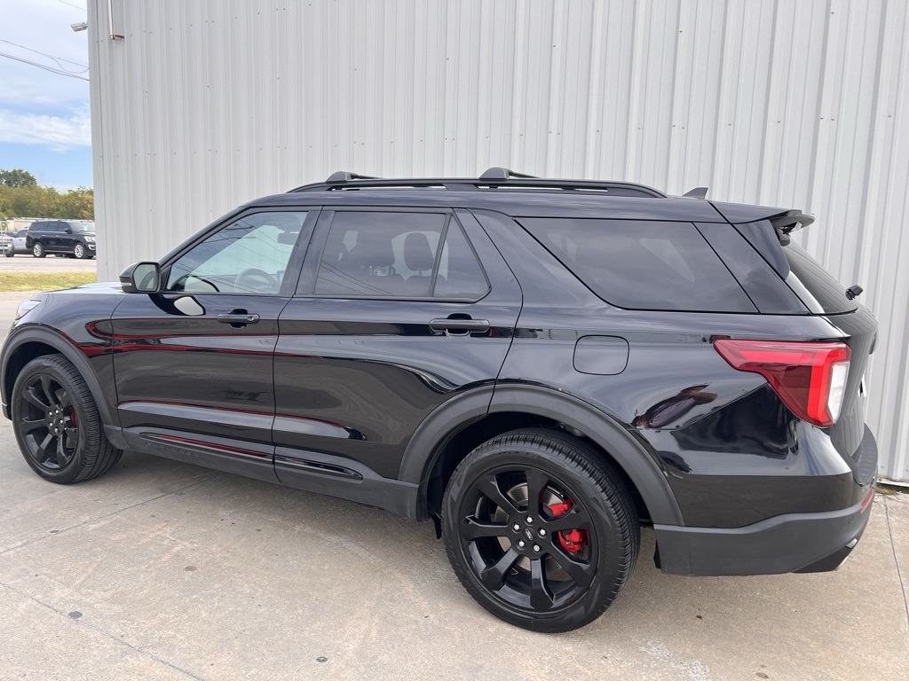 2023 Ford Explorer ST photo 4