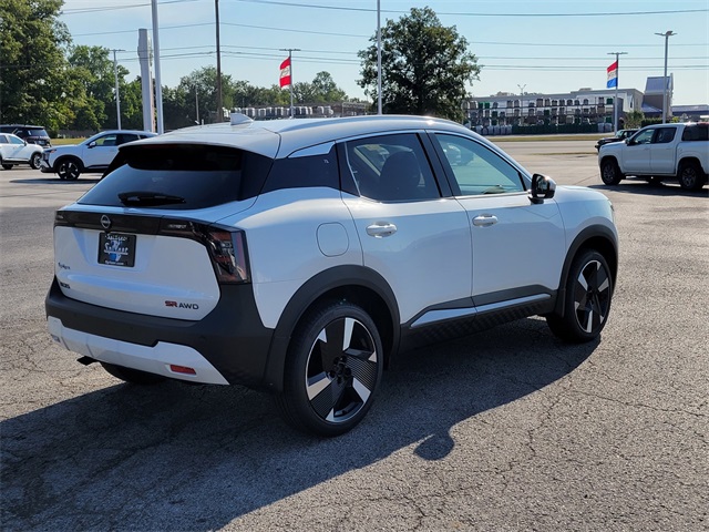 2025 Nissan Kicks SR photo 2