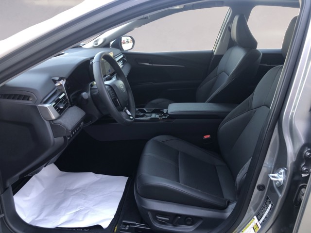 2025 Toyota Camry XLE photo 9