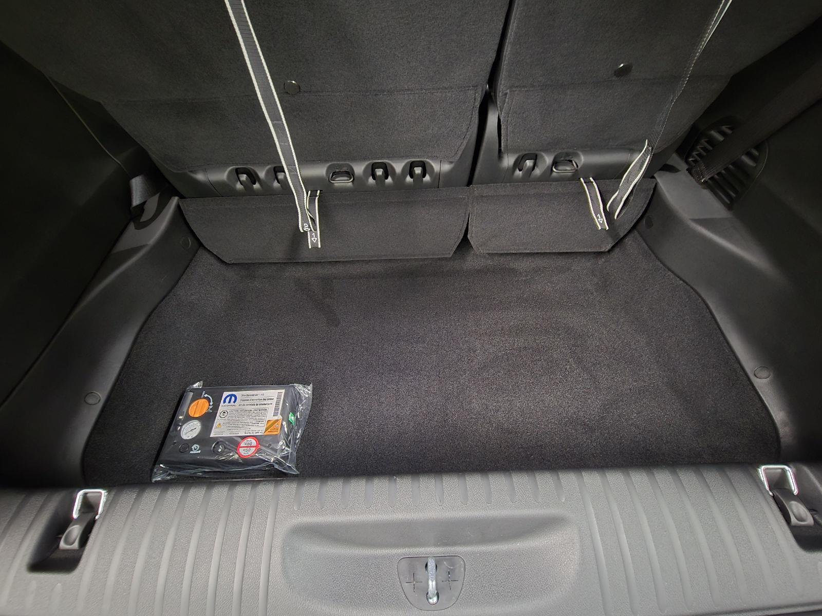 2025 Chrysler Pacifica photo 40