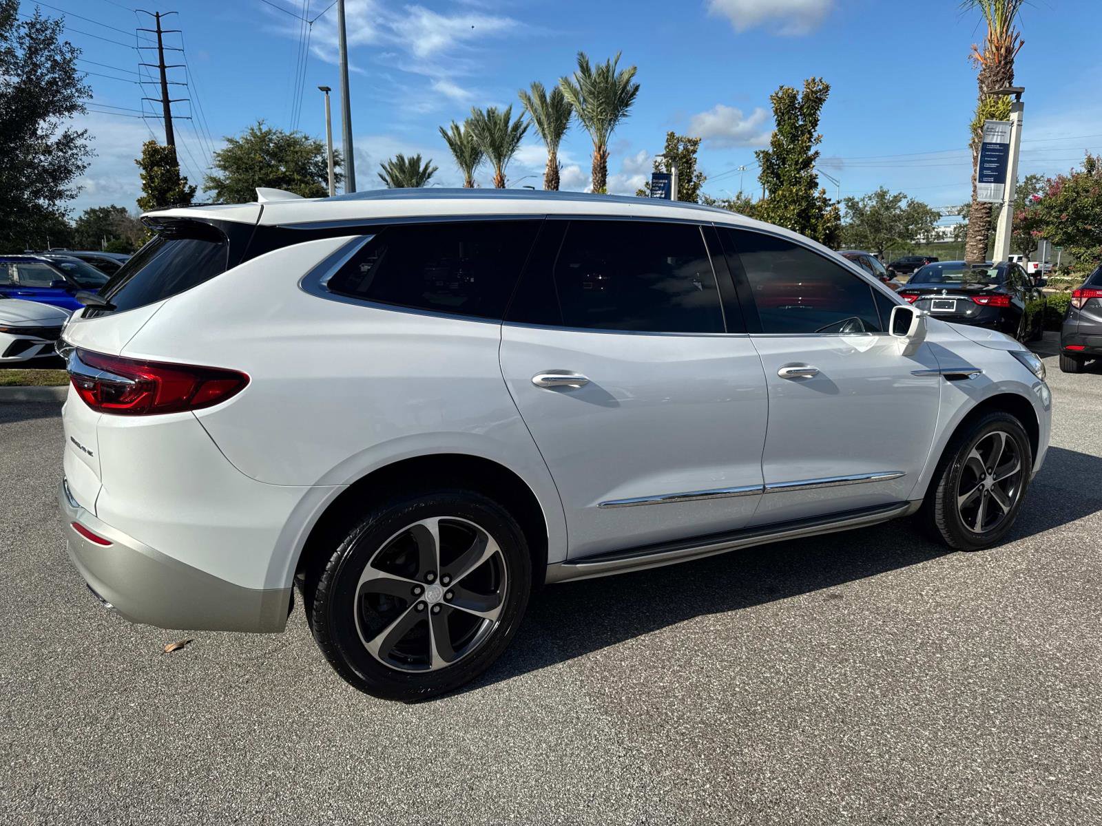 Used 2018 Buick Enclave Essence with VIN 5GAERBKW8JJ218144 for sale in Lake Mary, FL
