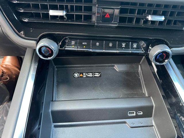 2025 Chevrolet Tahoe Premier photo 17