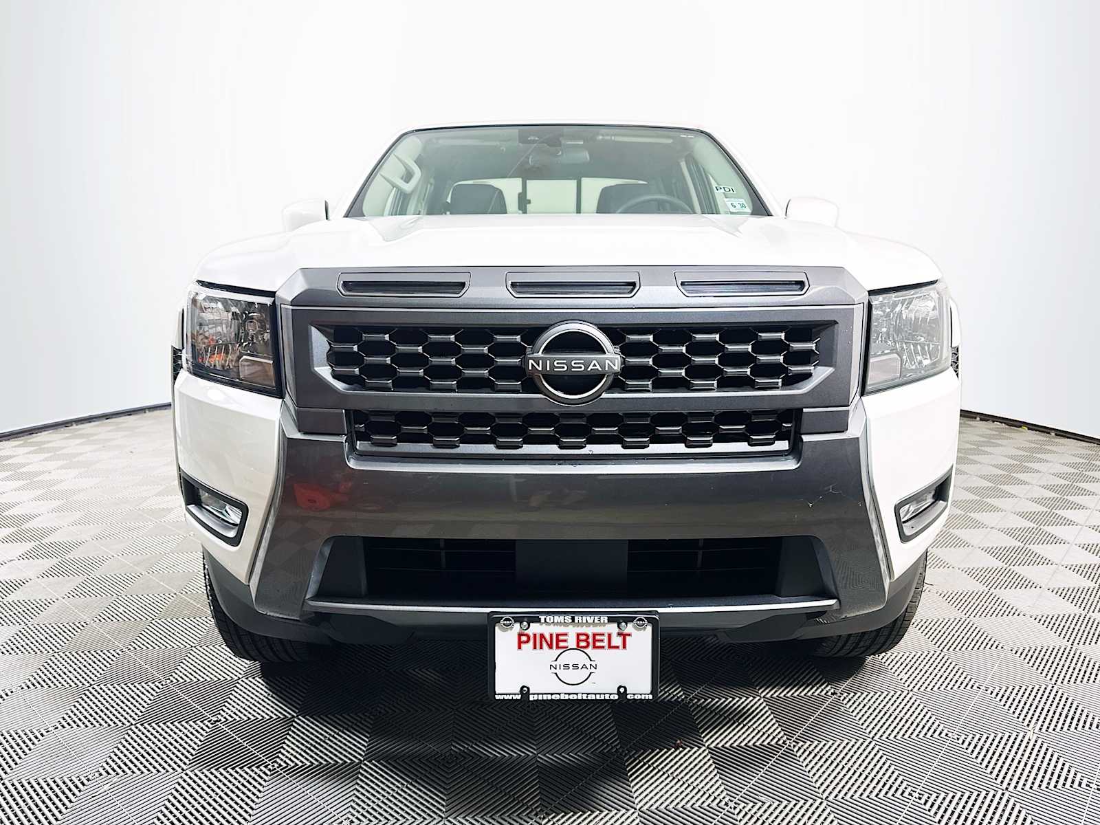 2025 Nissan Frontier SV photo 2