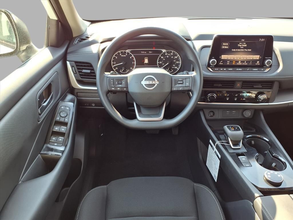 2026 Nissan Rogue S photo 3