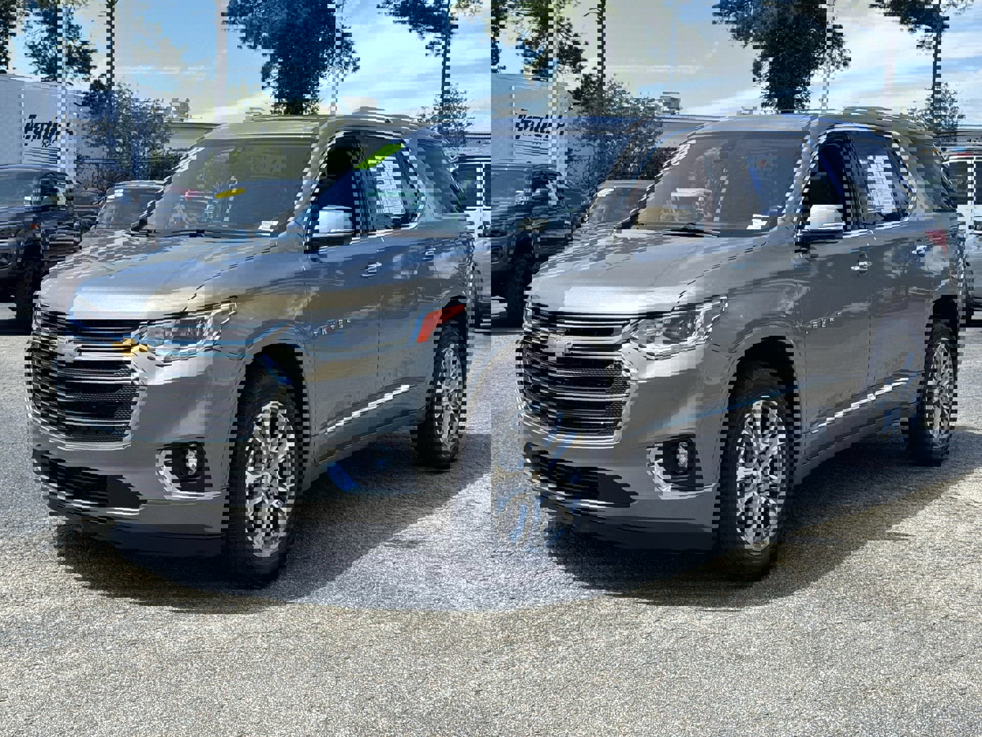 2018 Chevrolet Traverse Premier photo 2