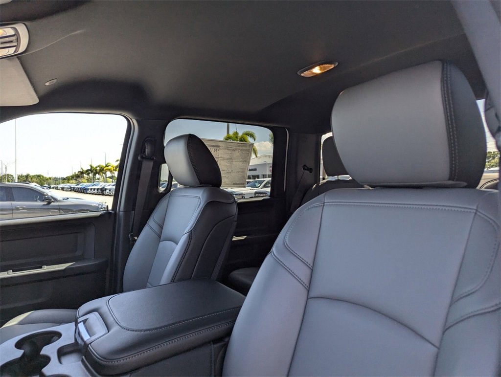 2025 Ram 3500 Tradesman photo 11
