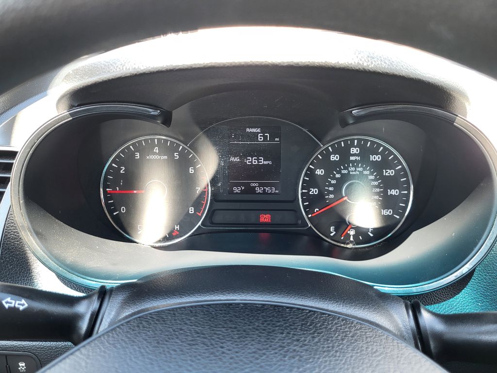2017 Kia Forte LX Base photo 9