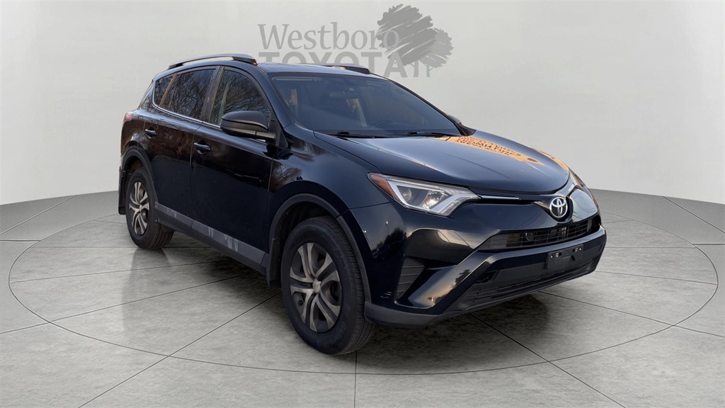 2016 Toyota RAV4 LE's photo
