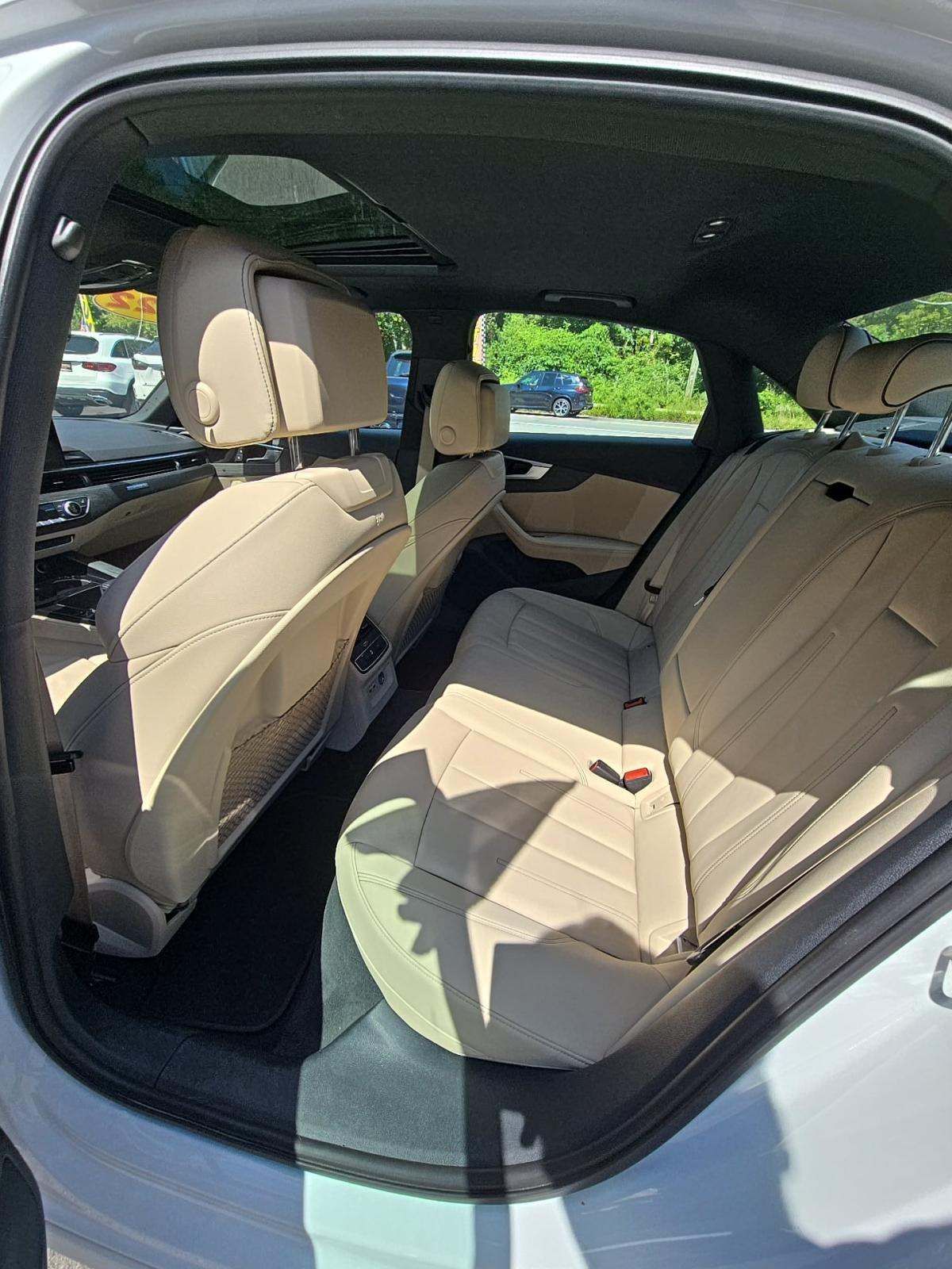 2022 Audi A4 45 S line Premium Plus Quattro photo 6