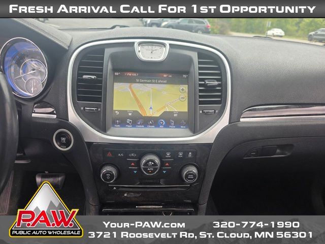 2013 Chrysler 300 photo 11