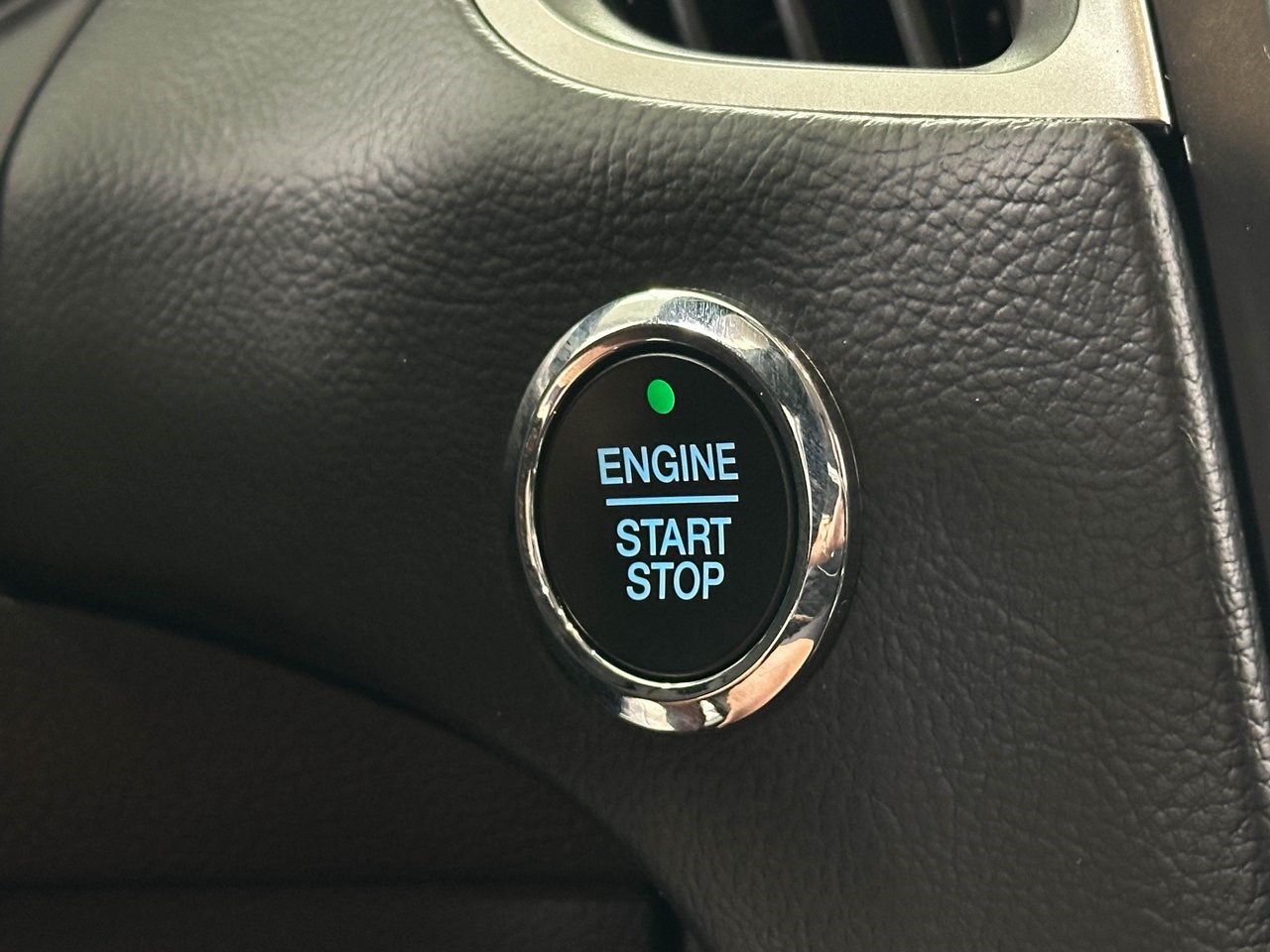 2023 Ford Edge SEL photo 26