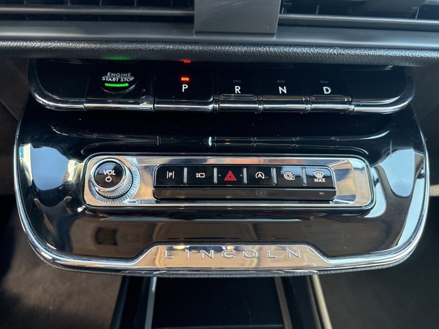 2023 Lincoln Corsair Standard photo 19