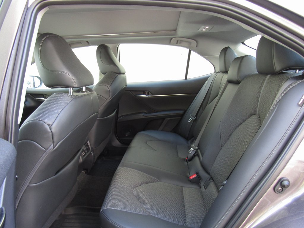 2022 Toyota Camry XLE photo 10