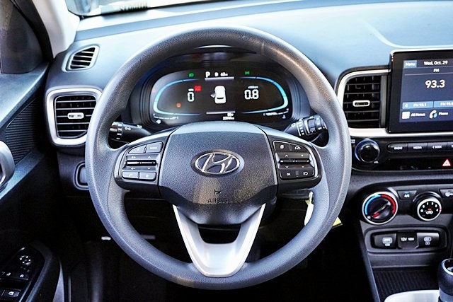 Used 2023 Silver Hyundai SE image 17