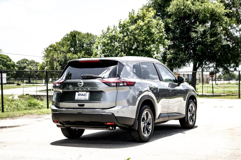 2025 Nissan Rogue SV photo 3