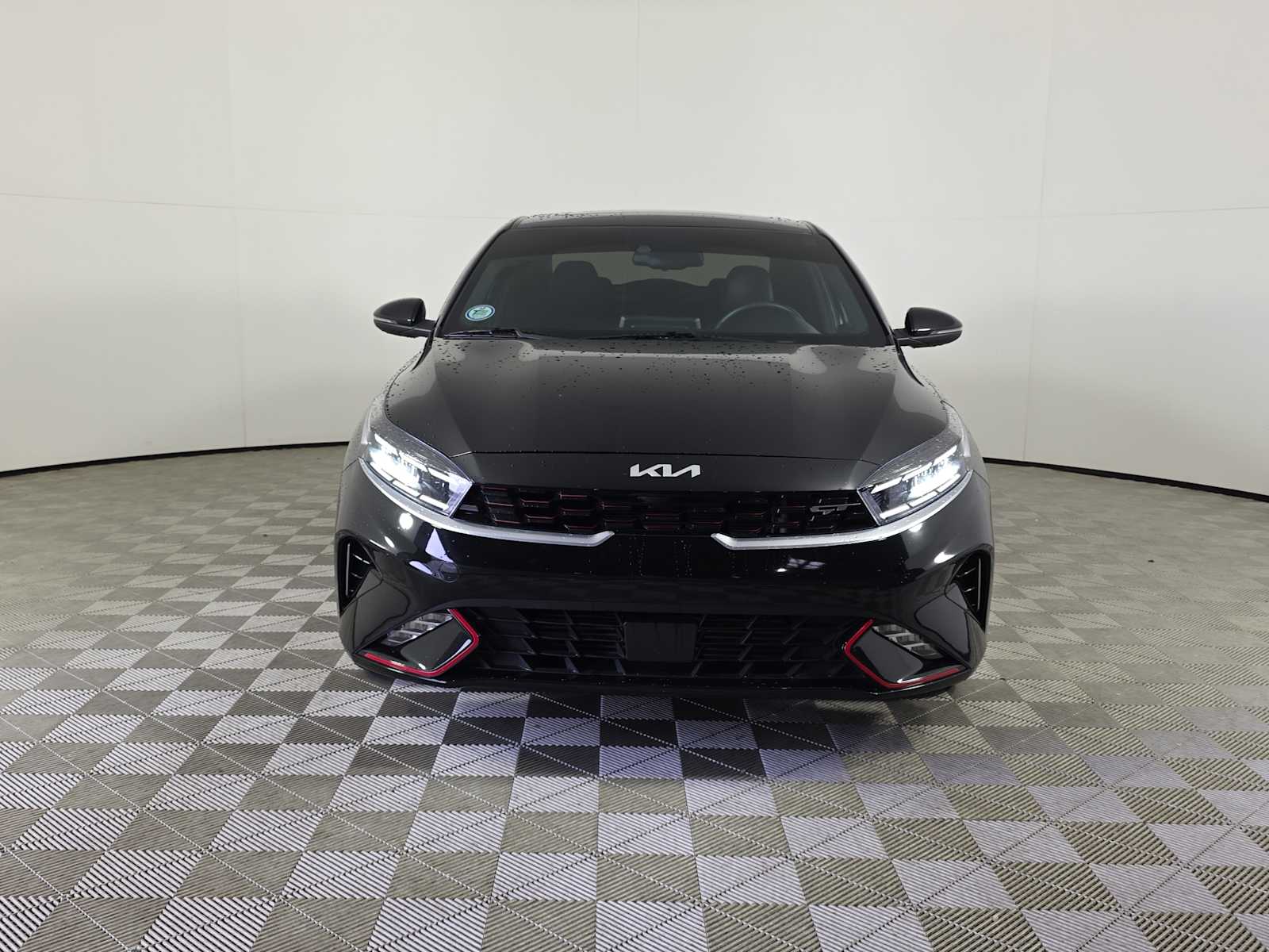 2023 Kia Forte GT photo 2