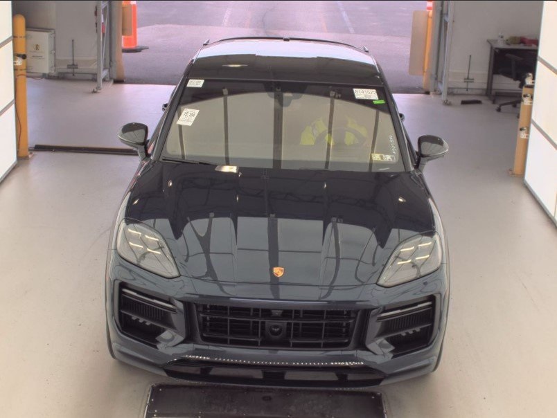 2024 Porsche Cayenne Coupe Turbo GT photo 2