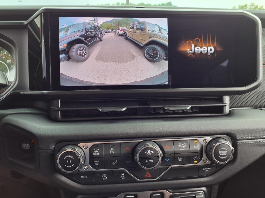2025 Jeep Wrangler Rubicon photo 8