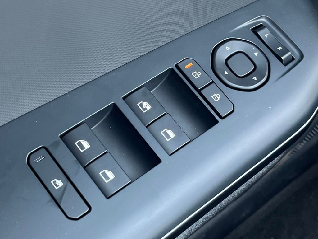 2025 Kia K4 LXS photo 18