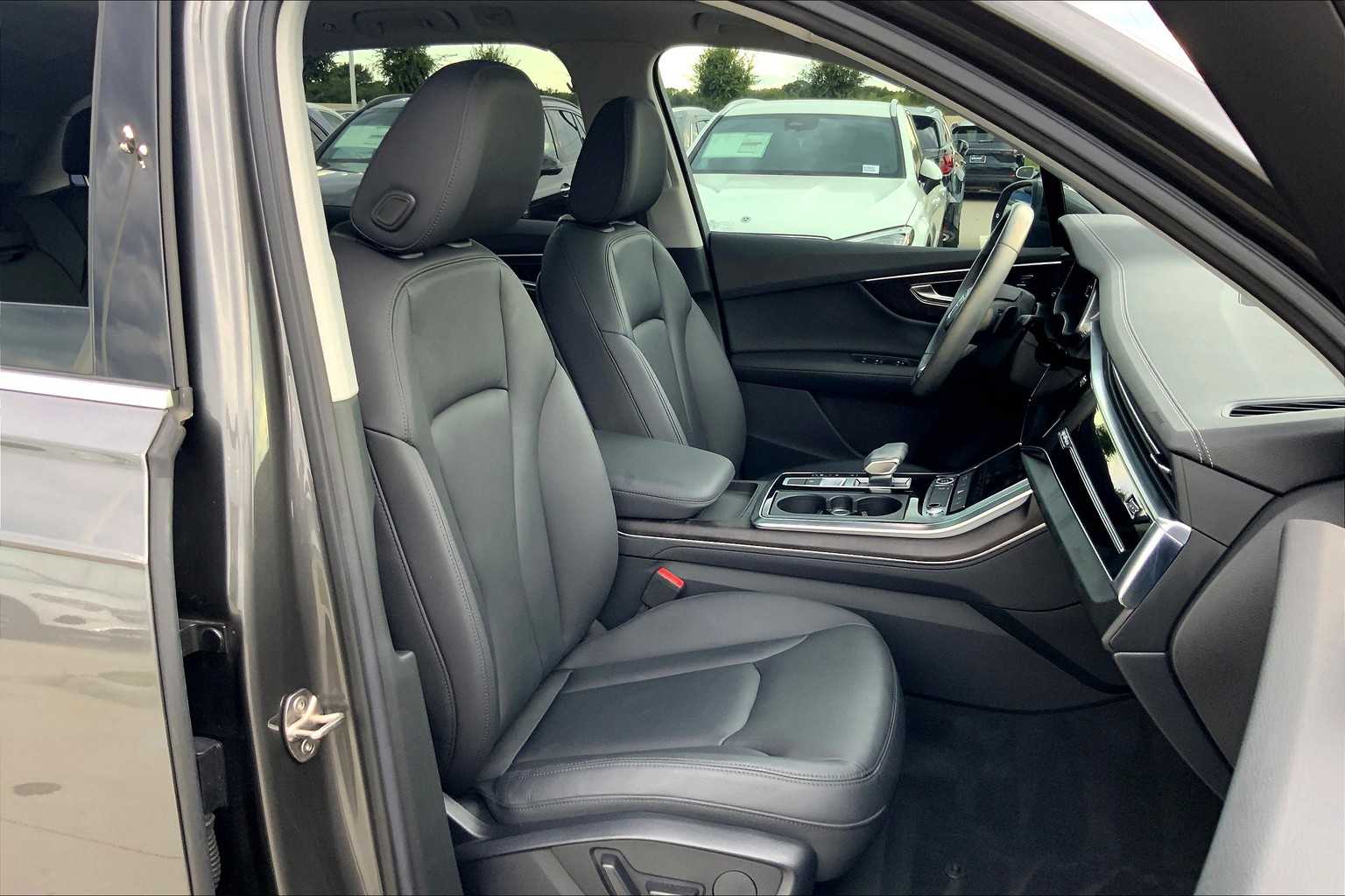 2023 Audi Q7 Premium Plus photo 8