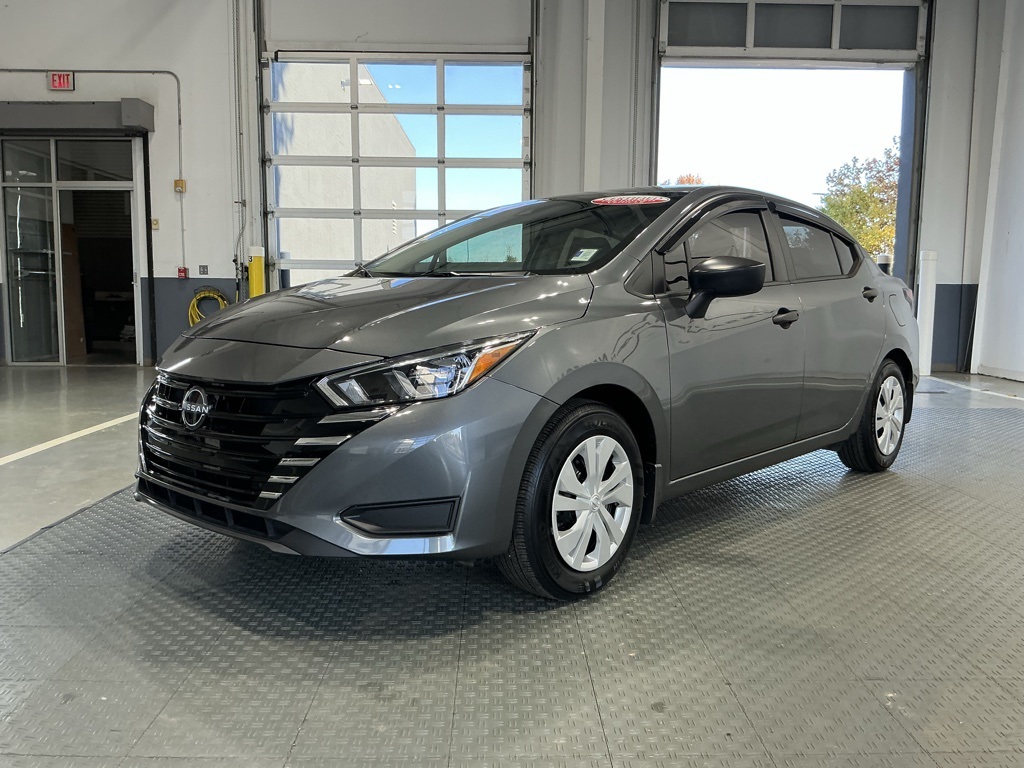 2024 Nissan Versa 1.6 S photo 2