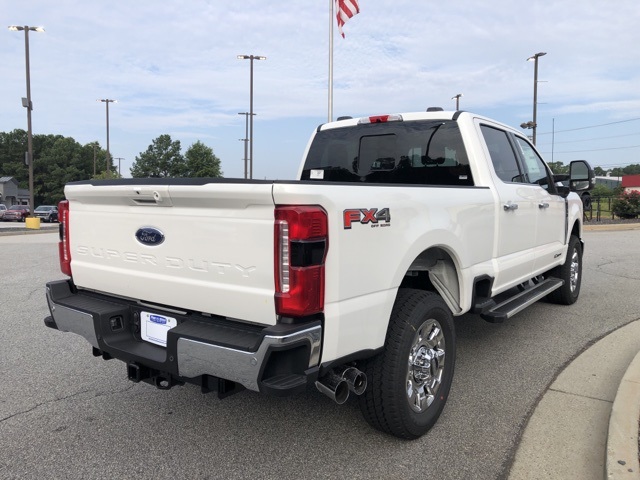 2025 Ford F-350 photo 8