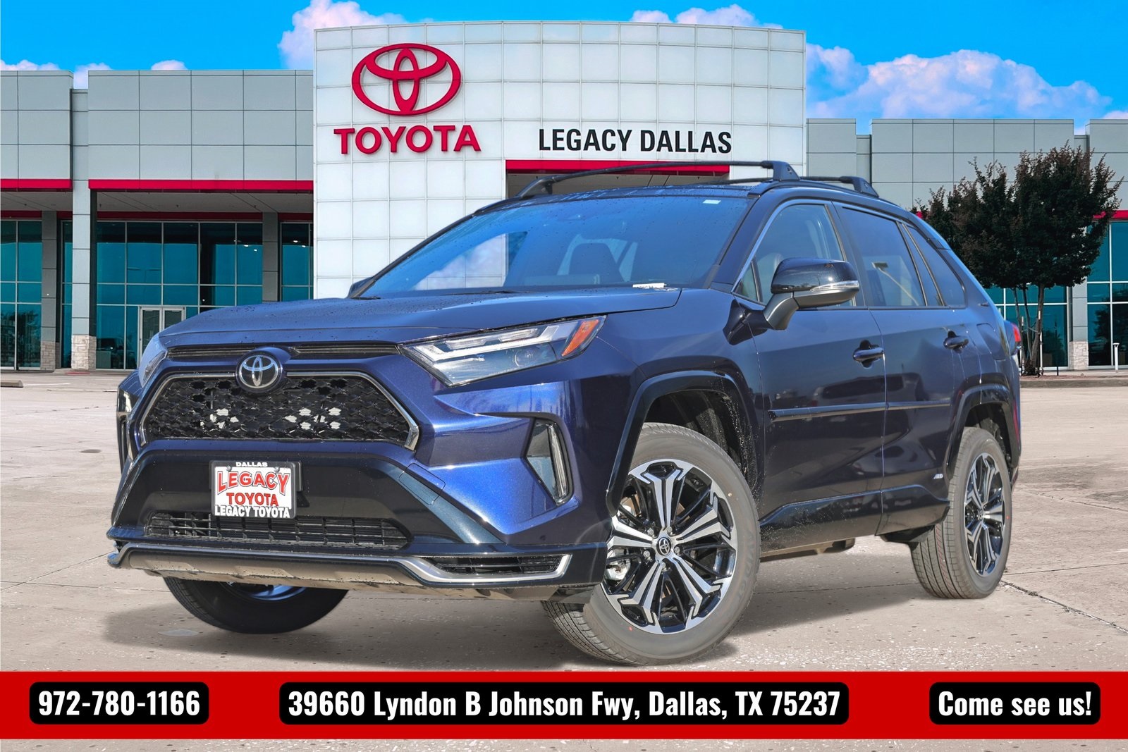 2025 Toyota RAV4 XSE's photo