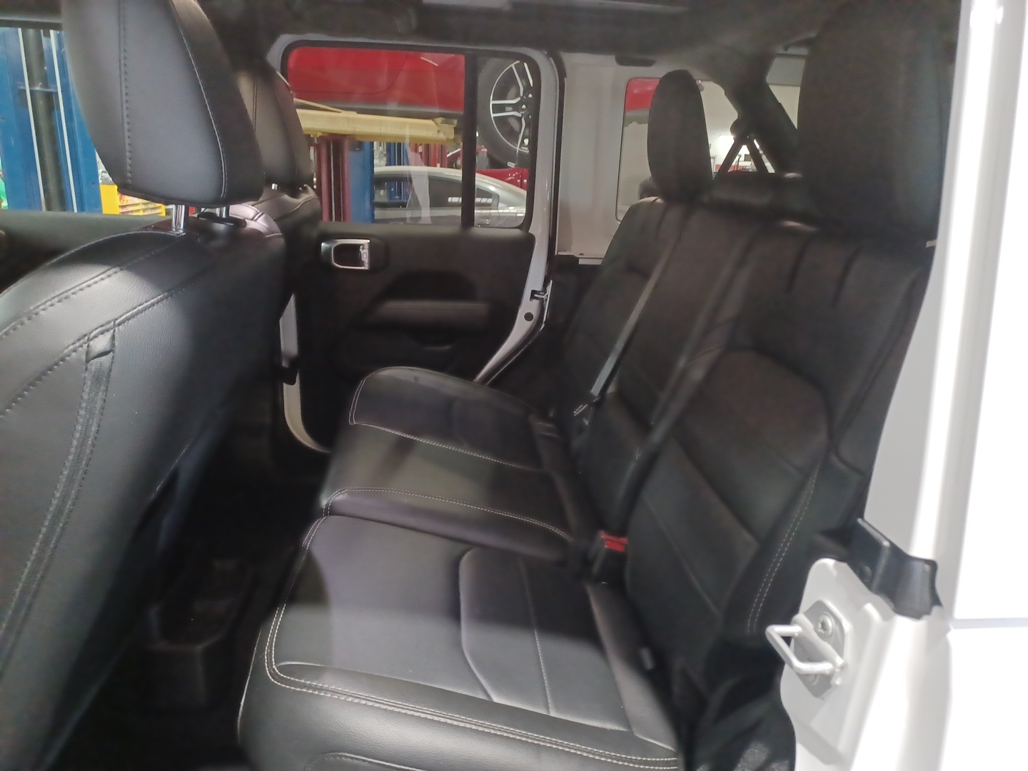 2022 Jeep Wrangler Unlimited Sahara 4xe photo 7