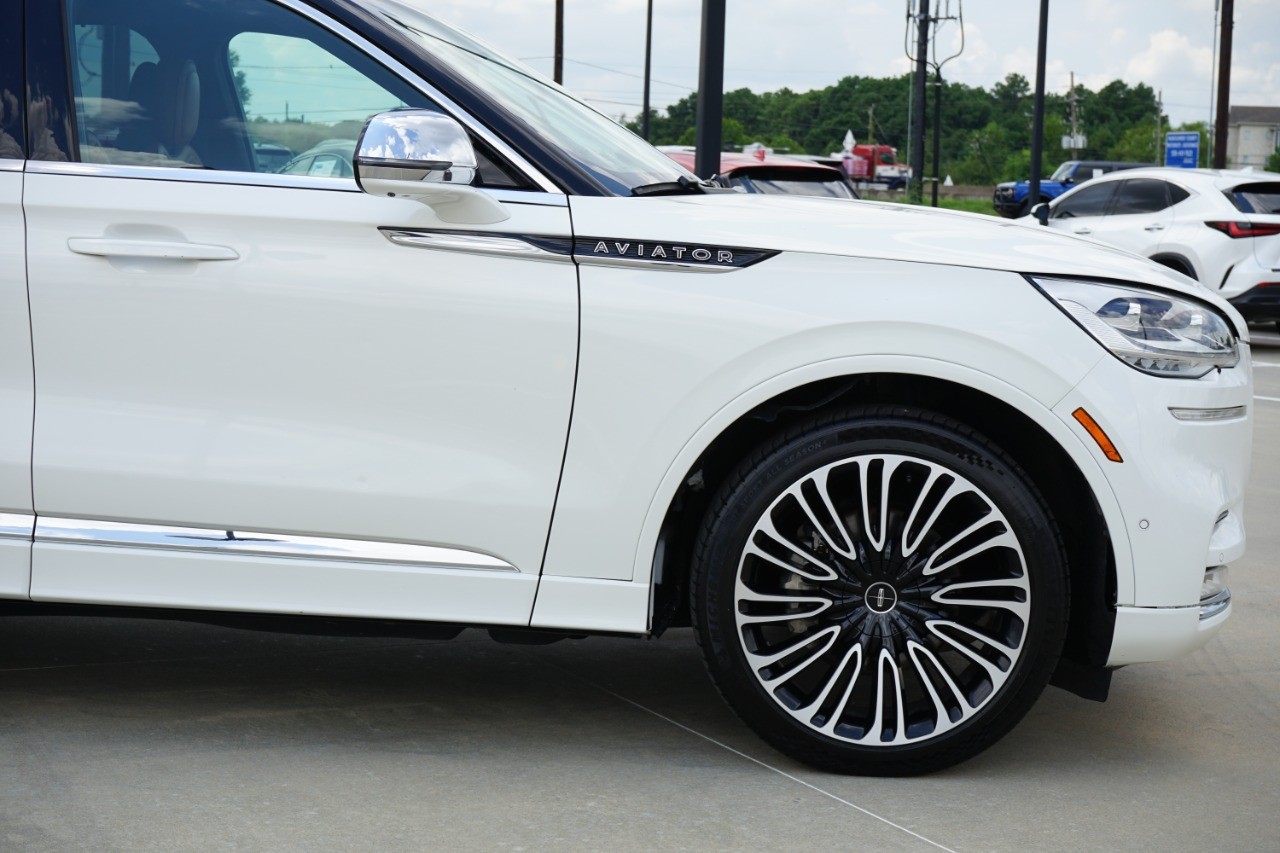 2022 Lincoln Aviator Black Label photo 8