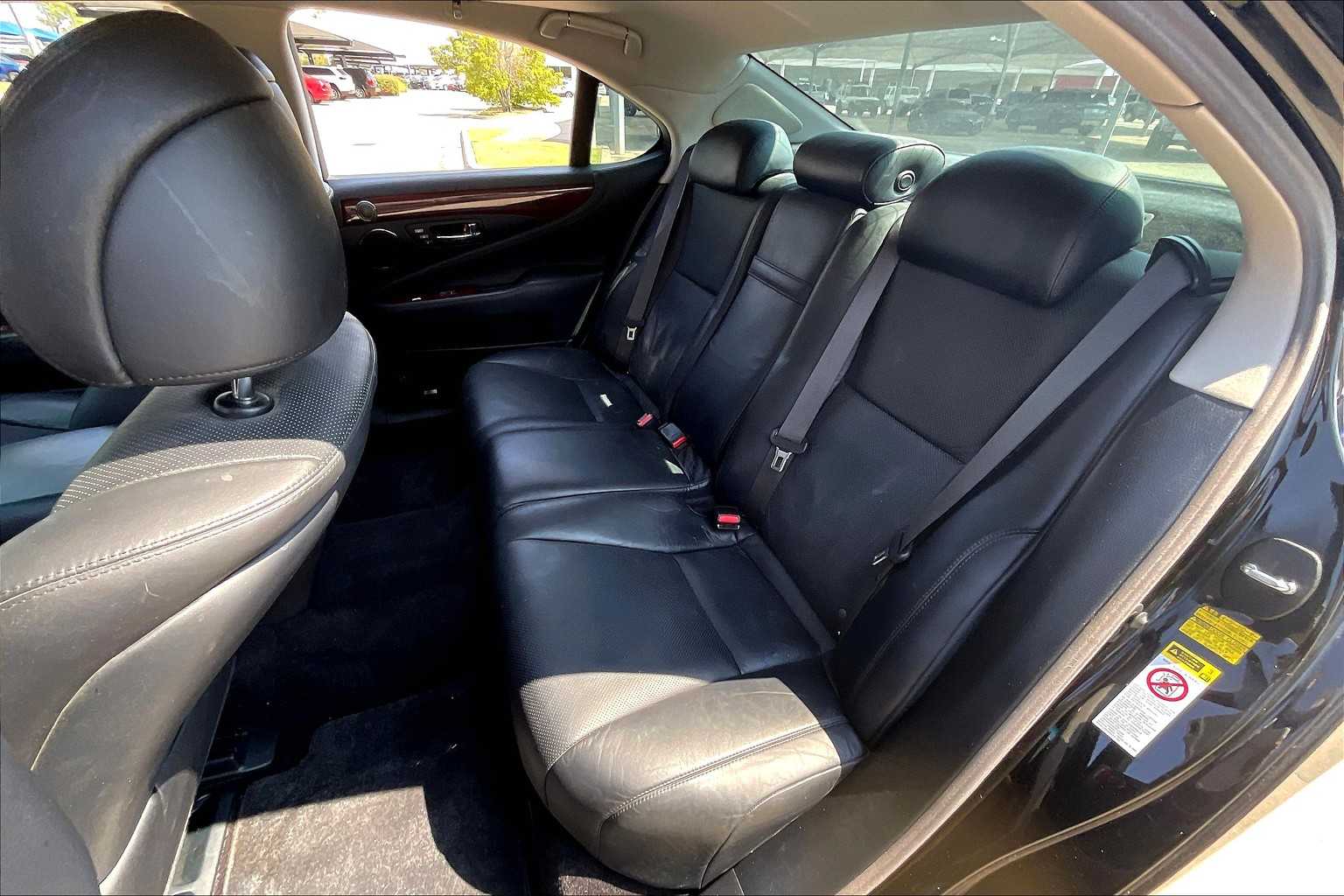 2009 Lexus LS 460 photo 19