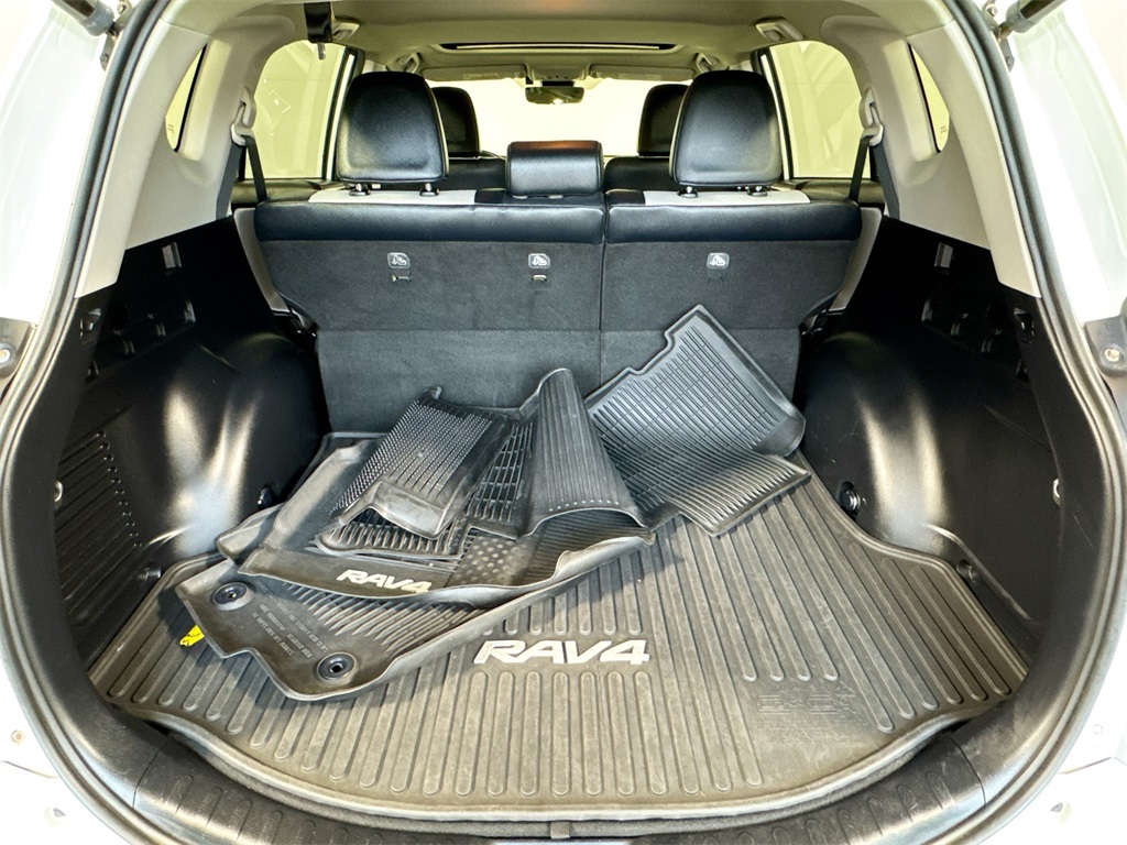 2017 Toyota RAV4 Limited photo 17