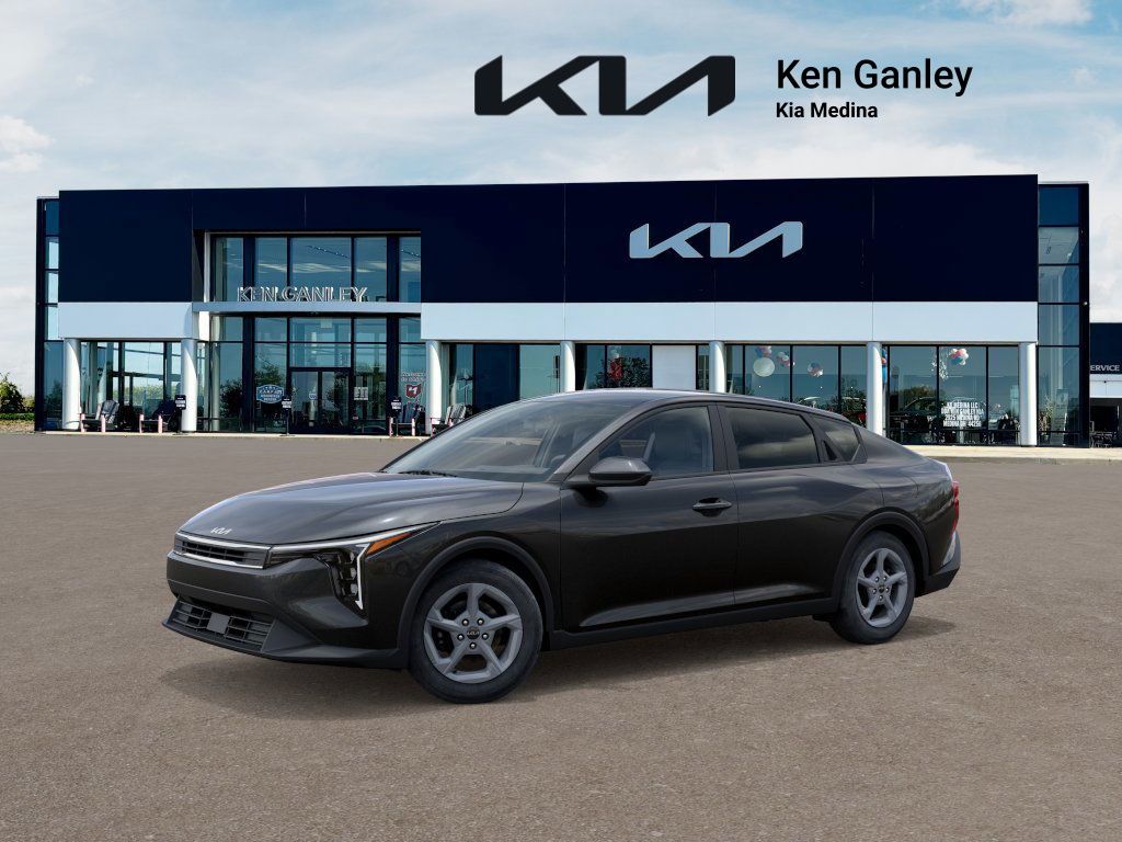 2025 Kia K4 LXS photo 3